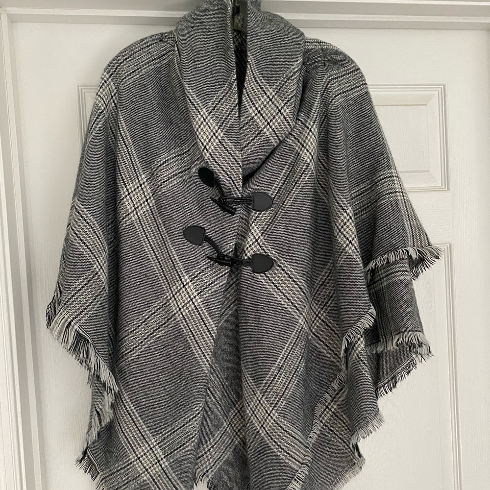 Super cute black and white shawl.